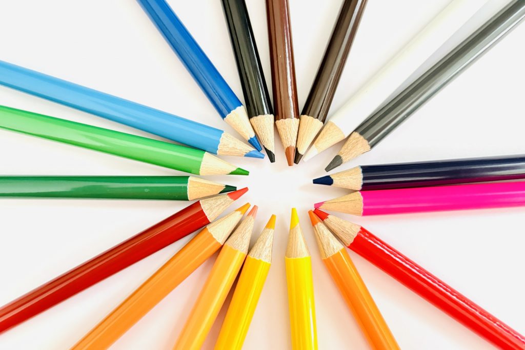 かっこいい二色の組み合わせ 見やすく目立つ2色の配色アイデアまとめ